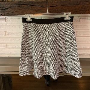 LOFT Black and White Mini Skirt 🐼